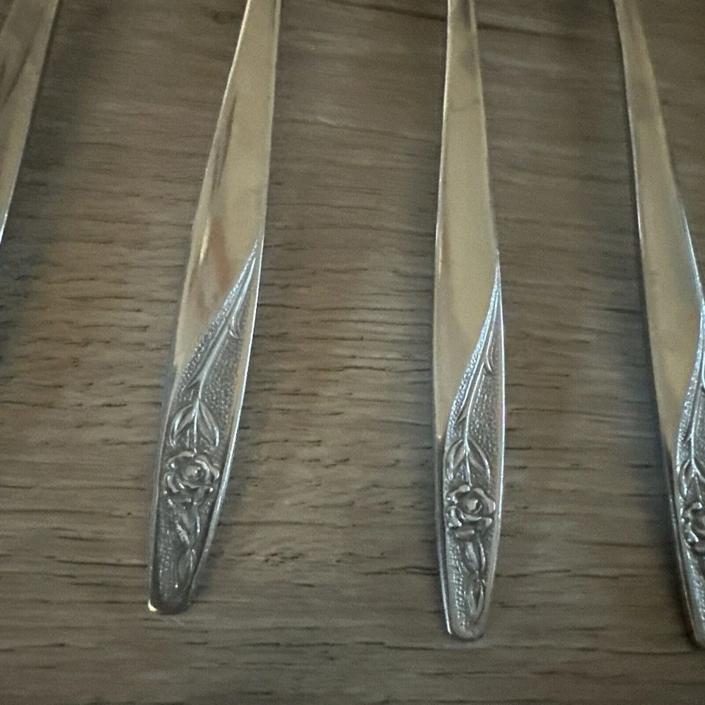 7 PCs International‎ Silver INS88  Salad Forks